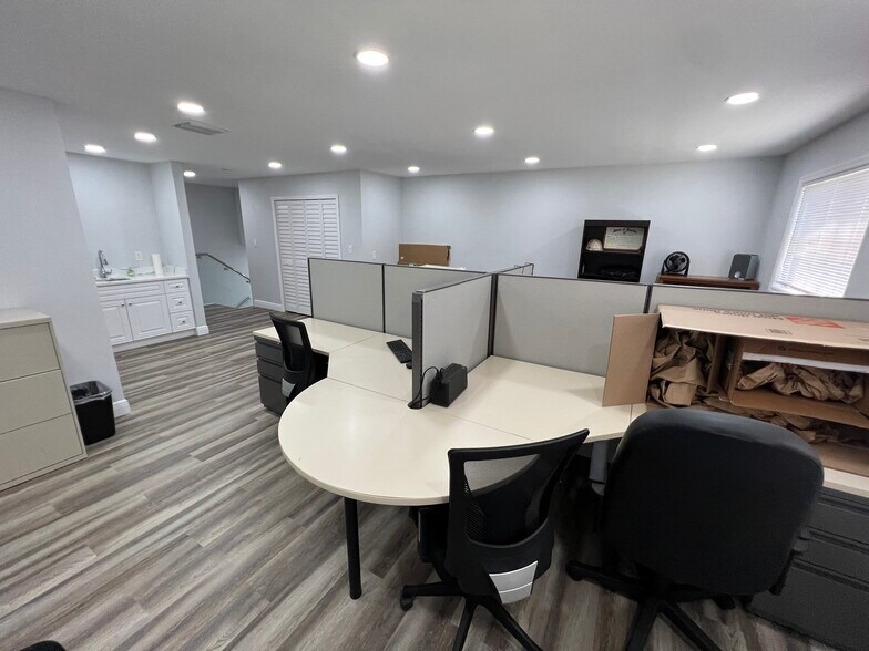 More Photos Of 505 Westbrook Ave, Brandon Office For Sale