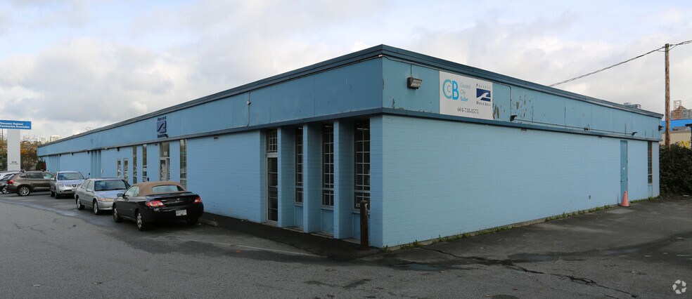 More Photos Of 3636 E 4th Ave, Vancouver Flex For Sale