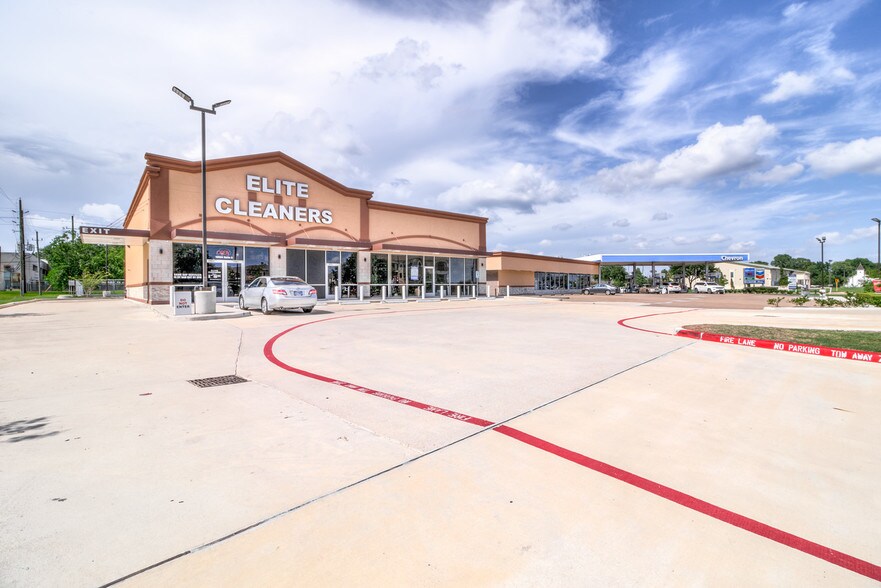 More Photos Of 18010 Kingsland Blvd, Houston Unknown For Lease