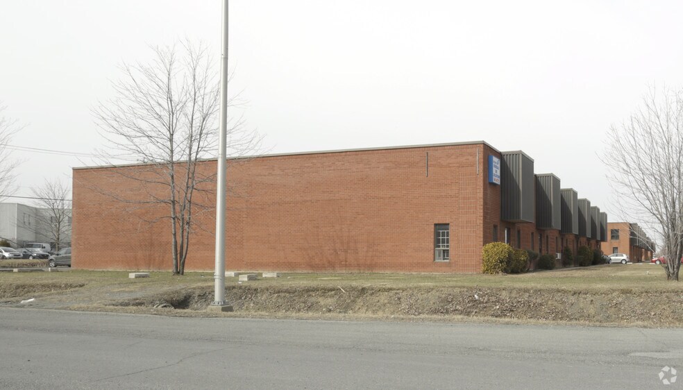Primary Photo Of 1400 Rue de Coulomb, Boucherville Warehouse For Lease