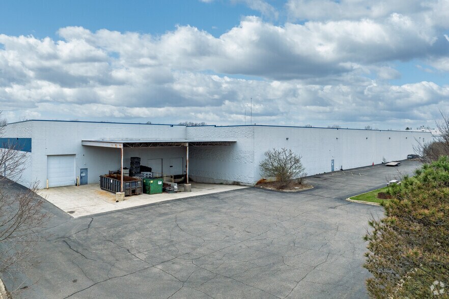 More Photos Of 2470 Xcelsior Dr, Oxford Warehouse For Sale