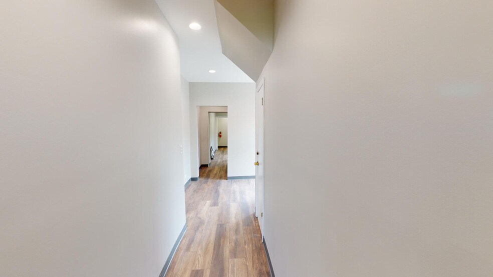 More Photos Of 509 W Main St, Barrington Loft Creative Space For Lease