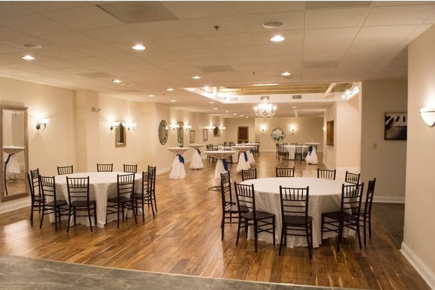 More Photos Of 18-20 W Washington St, Hagerstown Office For Lease