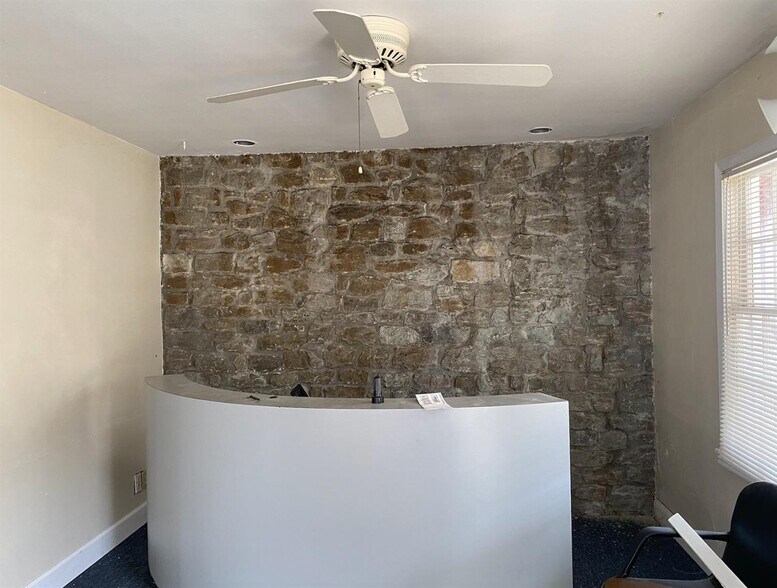 More Photos Of 895 Shuler Ave, Hamilton Office For Sale