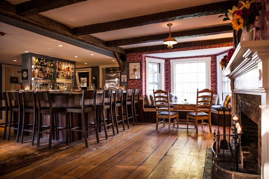 More Photos Of 95 Middletown Rd, South Londonderry Restaurant For Sale