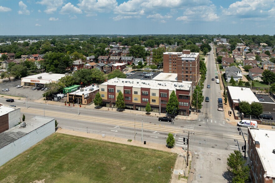More Photos Of 5901 Delmar Blvd, Saint Louis Apartments For Lease