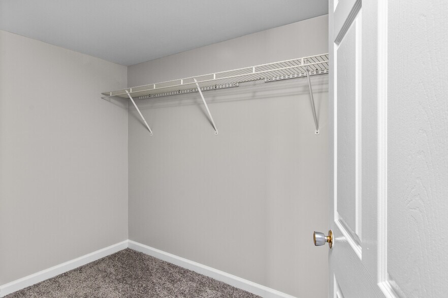 More Photos Of 162 Condor Ct, Clarksville Apartments For Sale