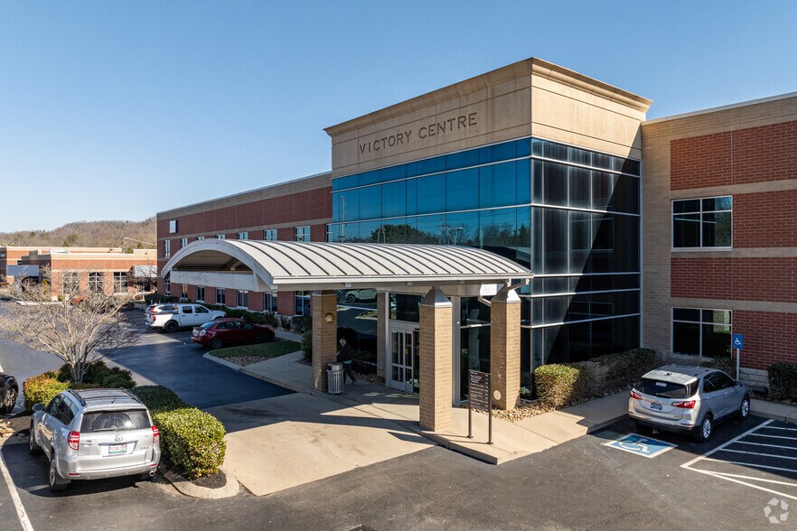 More Photos Of 575 Oak Ridge Tpke, Oak Ridge Medical For Sale