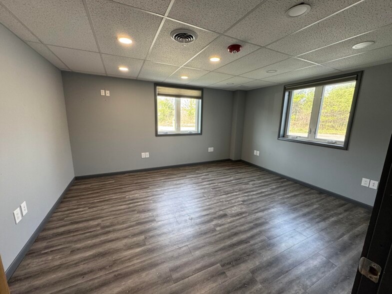 More Photos Of 205 Brick Kiln Rd, Winchester Warehouse For Sale
