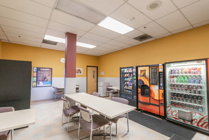 More Photos Of 530 E Market St, Stockton Flex For Sale