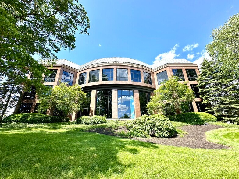 More Photos Of 30 Merchant St, Springdale Office For Sale