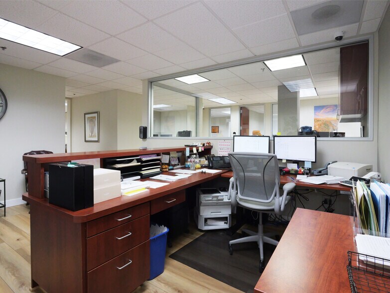 More Photos Of 25550 Hawthorne Blvd, Torrance Medical For Sale