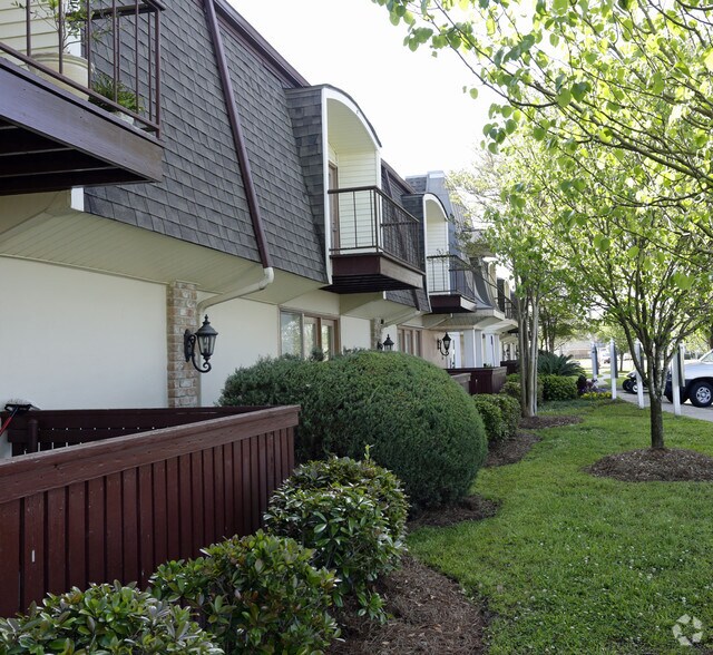 More Photos Of 1901 Lafayette St, Gretna Apartments For Sale