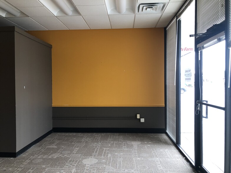 More Photos Of 2213-2217 Fayetteville Rd, Van Buren Storefront For Lease