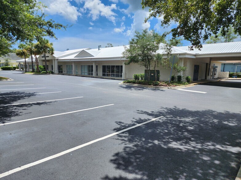 More Photos Of 20 Cypress Point Pky, Palm Coast Freestanding For Sale