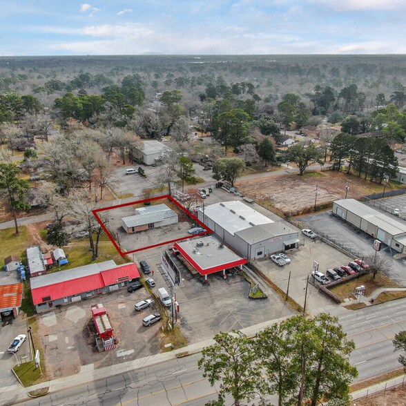 More Photos Of 1614 Frazier St, Conroe Light Distribution For Sale