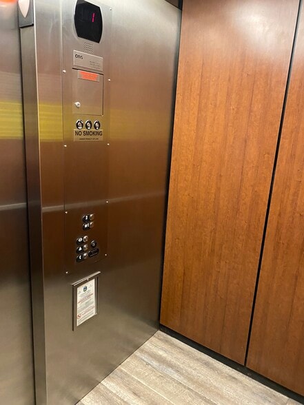 More Photos Of 5911 NW 173rd Dr, Hialeah Office For Lease