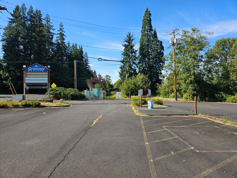 More Photos Of 350 W Columbia River Hwy, Clatskanie General Retail For Sale