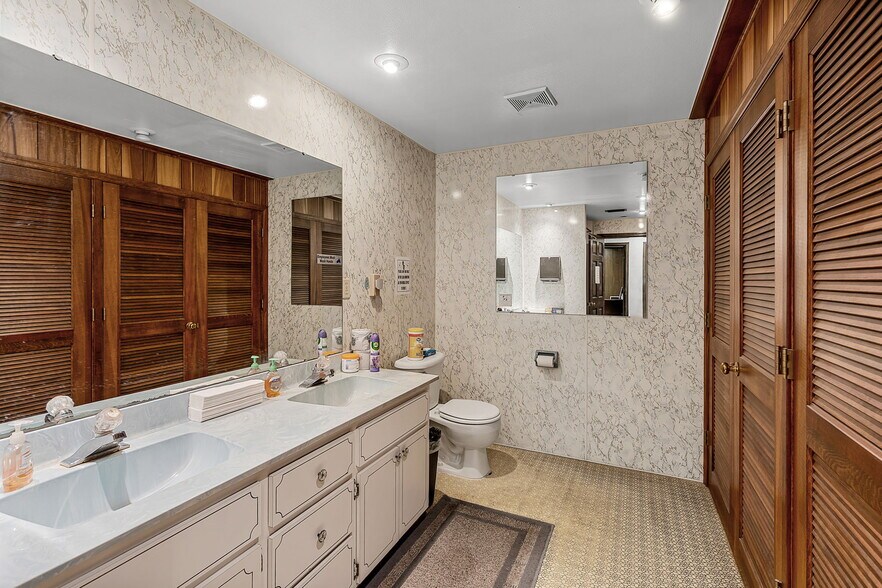 More Photos Of 131 W Main St, Tavares Office For Sale