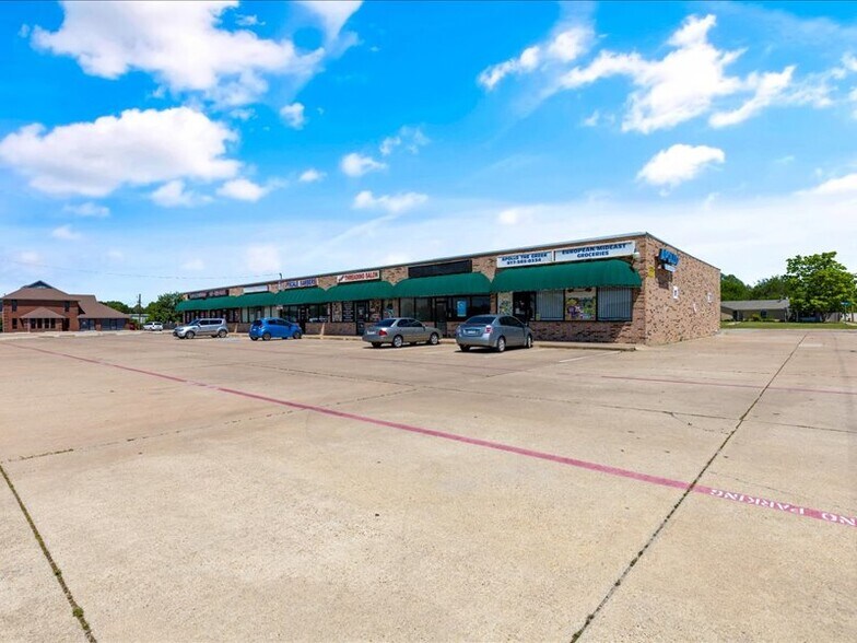 More Photos Of 6101 Watauga Rd, Watauga Unknown For Lease