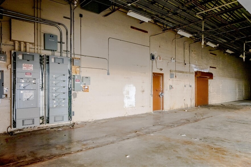 More Photos Of 11920 NW 27th Ave, Miami Freestanding For Lease