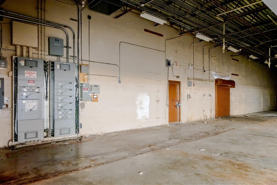 More Photos Of 11920 NW 27th Ave, Miami Freestanding For Lease