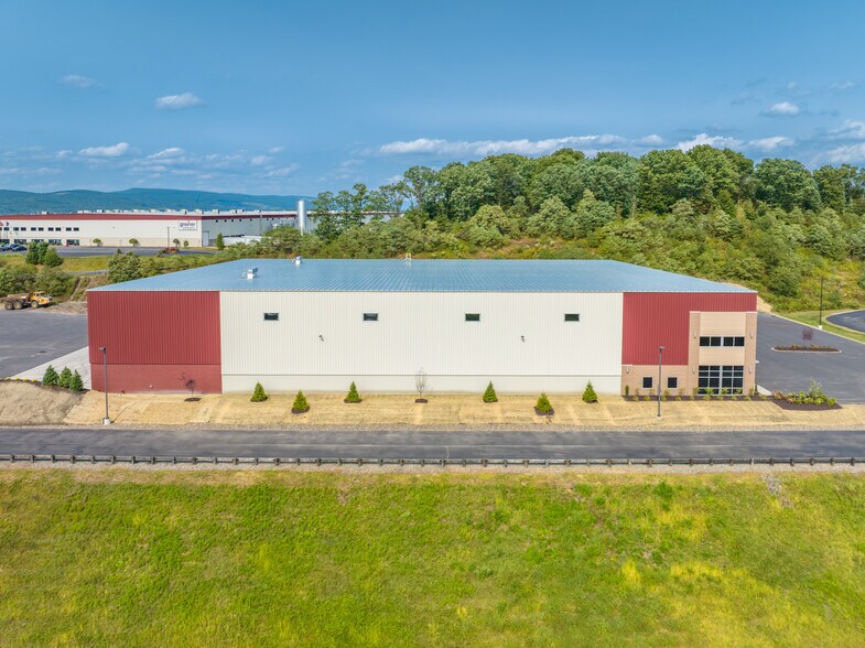 More Photos Of 151-191 Enterprise Way, Pittston Township Warehouse For Lease