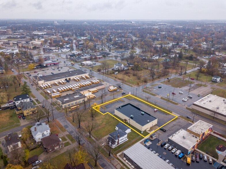 More Photos Of 1115 Genesee ave, Saginaw General Retail For Sale