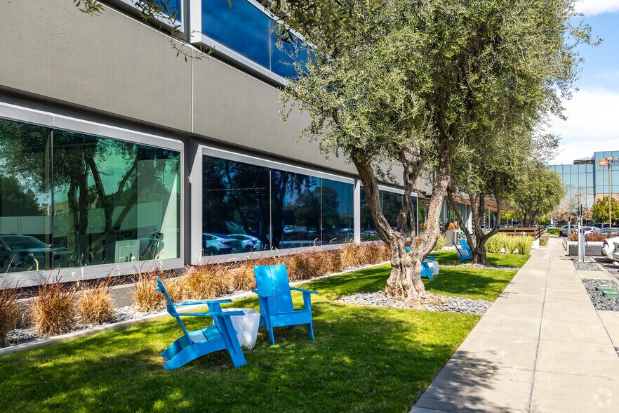 More Photos Of 2101 E El Segundo Blvd, El Segundo Office For Lease