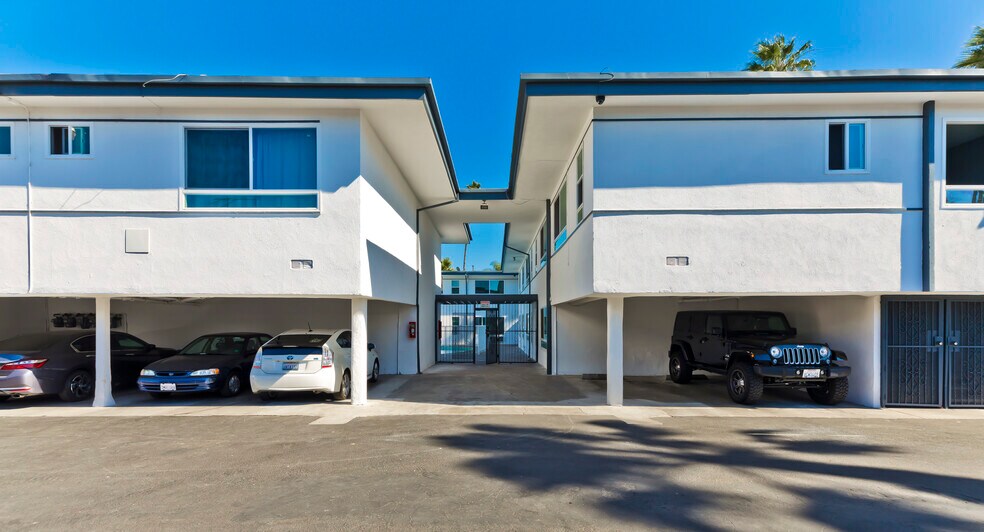 More Photos Of 5005 August St, Los Angeles Apartments For Sale