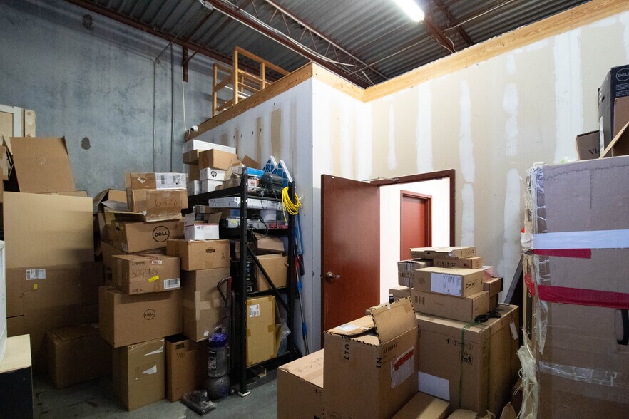 More Photos Of 8810 Commodity Cir, Orlando Coworking Space