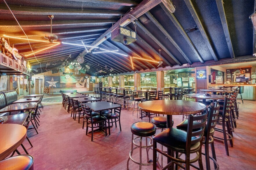 More Photos Of 304 FM 148, Terrell Sports And Entertainment For Sale