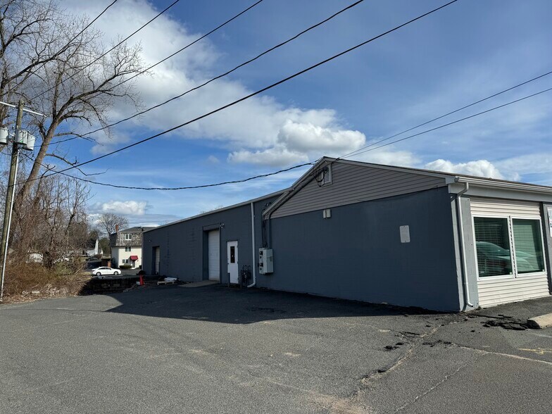 More Photos Of 351 Walnut St, Agawam Storefront For Sale