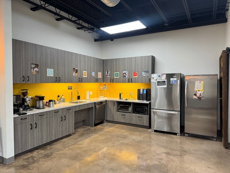 More Photos Of 2815 Manor Rd, Austin Loft Creative Space For Lease