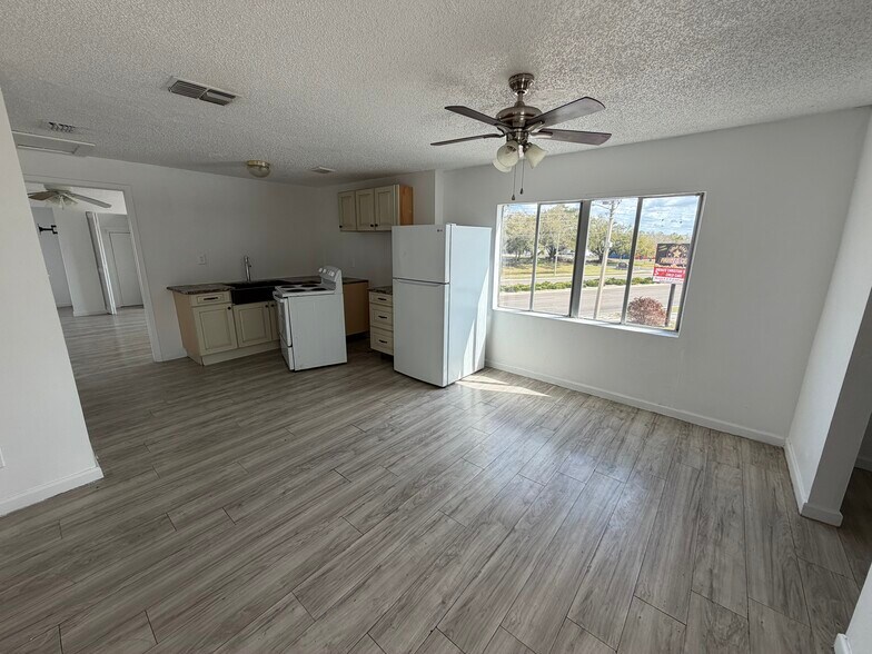 More Photos Of 1598 Havendale Blvd NW, Winter Haven General Retail For Lease