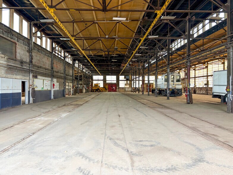 More Photos Of 5000 S Whitnall Ave, Cudahy Warehouse For Sale