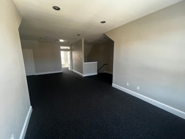 More Photos Of 25511 Budde Rd, The Woodlands Office For Lease