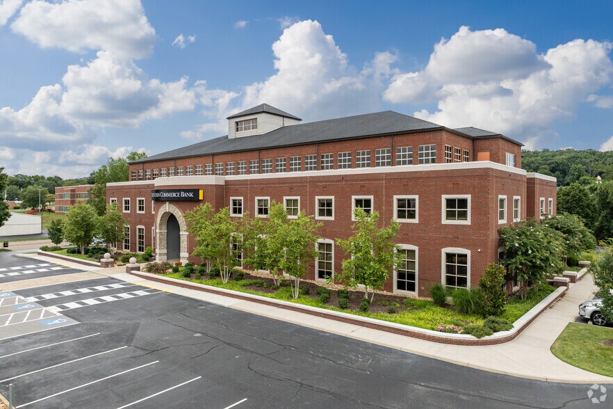 Primary Photo Of 9950 Kingston Pike, Knoxville Office For Lease