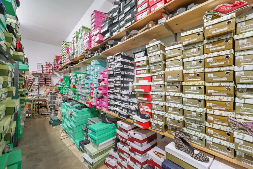 More Photos Of 5061 Allentown Rd, Suitland General Retail For Sale