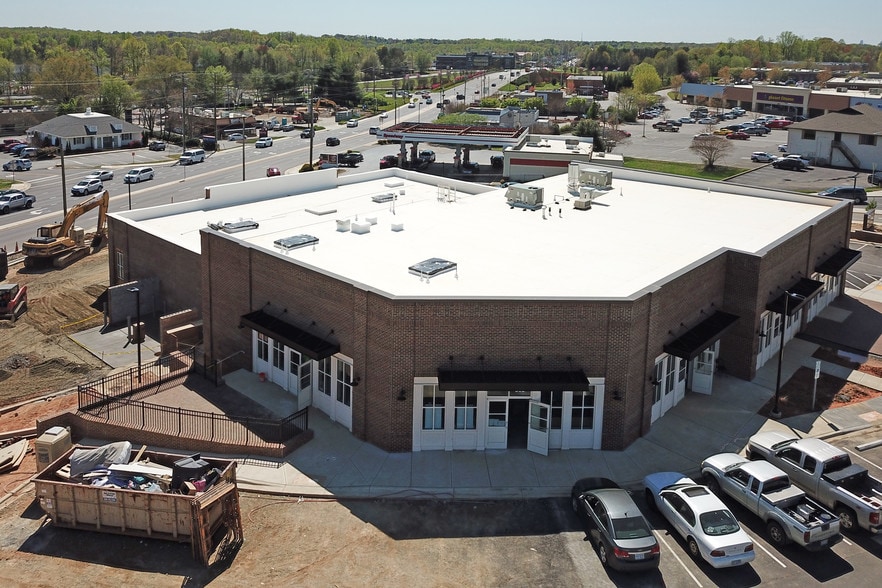 Primary Photo Of 803-809 S Main St, Kernersville Storefront For Lease