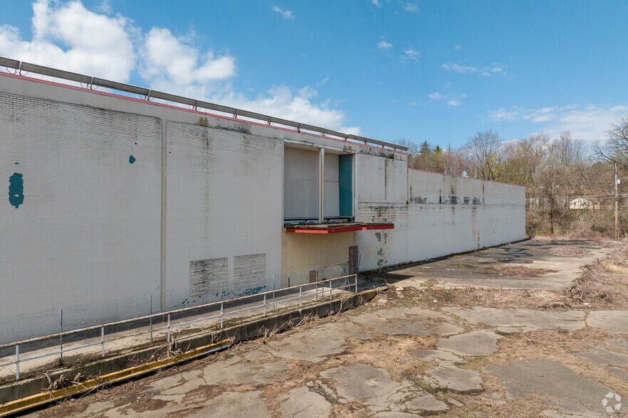 More Photos Of 219 Vestal Ave, Endicott Freestanding For Sale