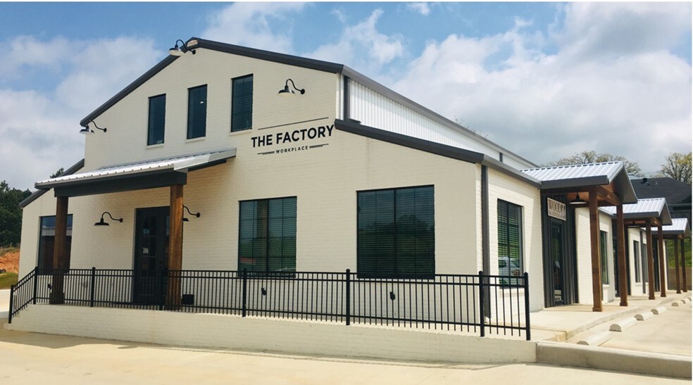 More Photos Of 16735 Gresham Cir, Flint Loft Creative Space For Lease