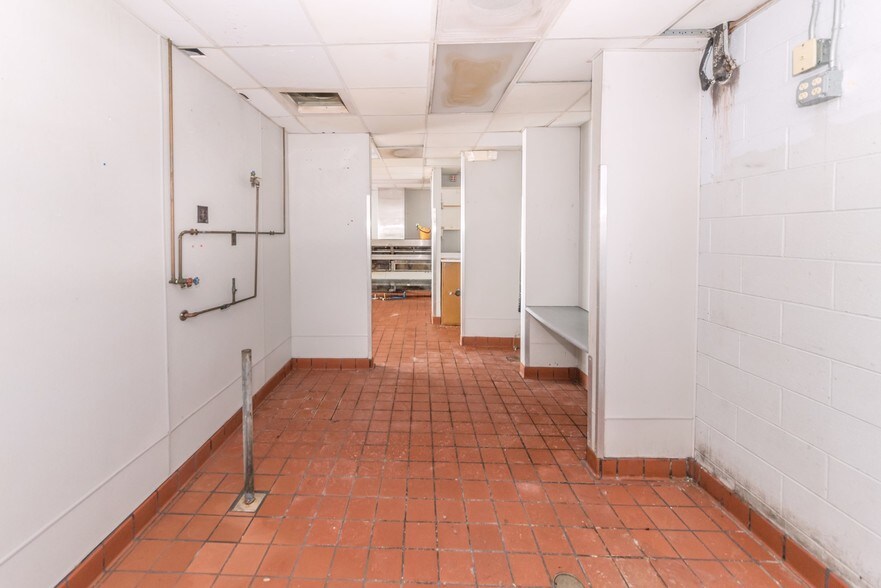 More Photos Of 3123 Route 9W, Saugerties Restaurant For Lease