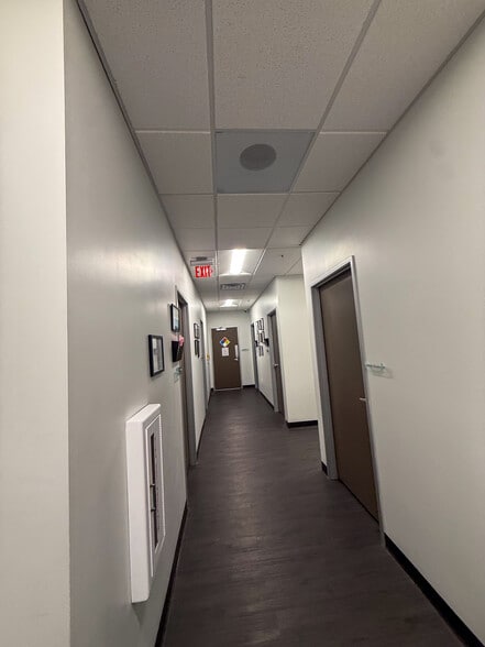 More Photos Of 2950 W Horizon Ridge Pky, Henderson Office For Sale