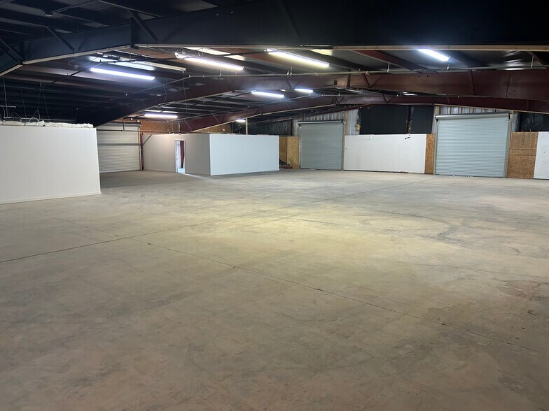 More Photos Of 2501 Commerce Cir, Tarrant Warehouse For Lease