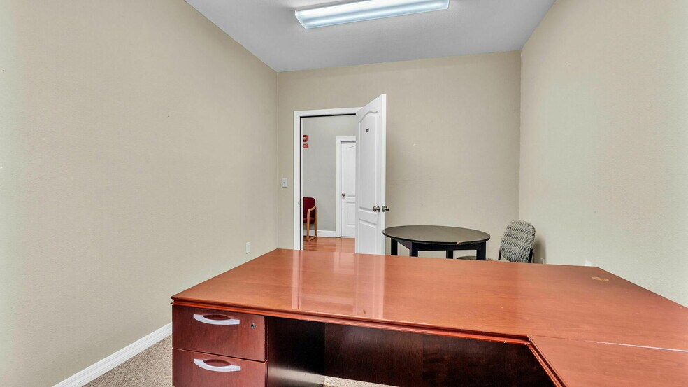 More Photos Of 415 E Main St, Bartow Office For Lease