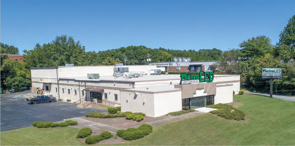 Primary Photo Of 4224 Northeast Expy, Atlanta Showroom For Sale