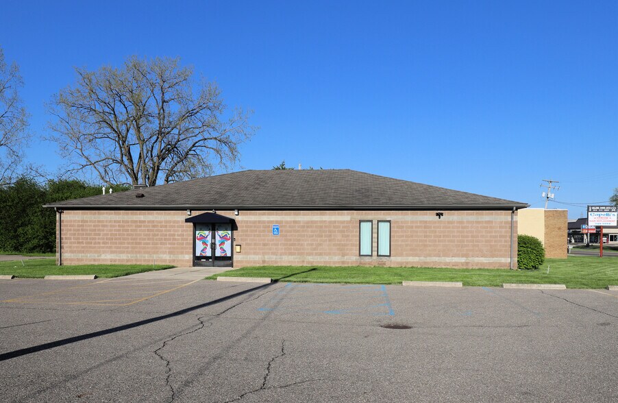 More Photos Of 3525 E Court St, Flint Health Club For Sale