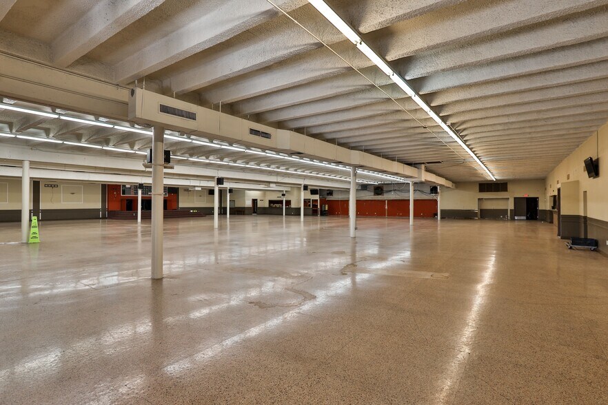 More Photos Of 2708-2720 Fredericksburg Rd, San Antonio Storefront For Sale