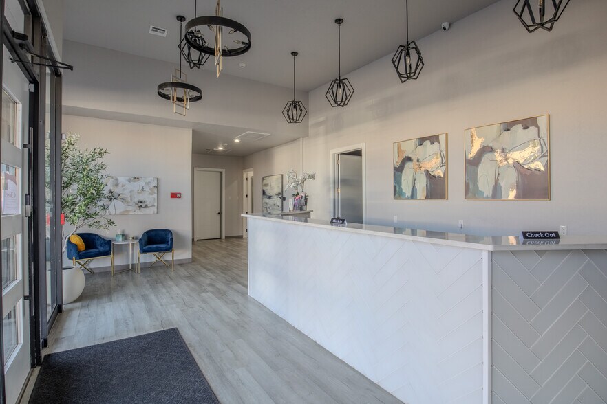 More Photos Of 880 W Main St, Duncan Healthcare For Sale